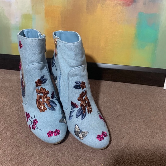 COPY - NEW DENIM EMBROIDERED ANKLE BOOTS - Picture 6 of 7